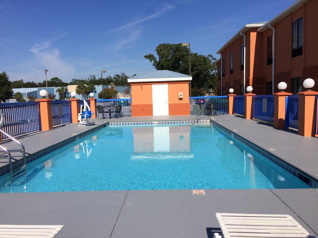 Luxury Suites Pensacola Buitenkant foto